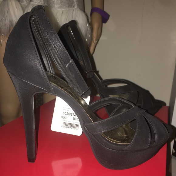 High Heels Shoes - Picture 2 of 5